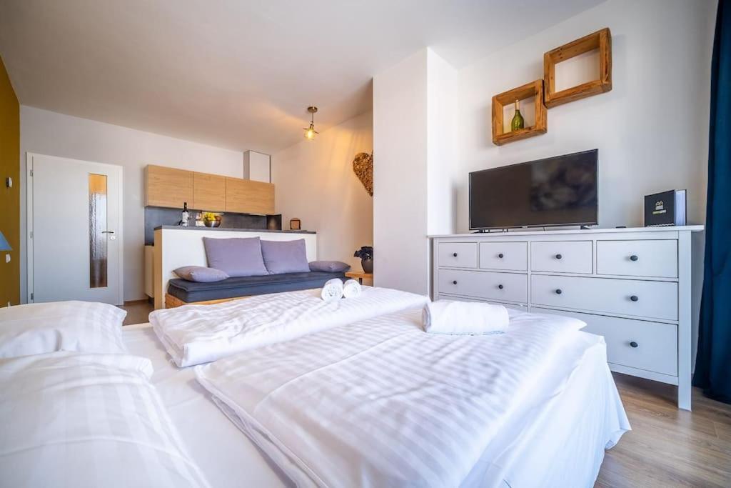 Private Cozy And Quiet Apartment Lipno nad Vltavou Bagian luar foto